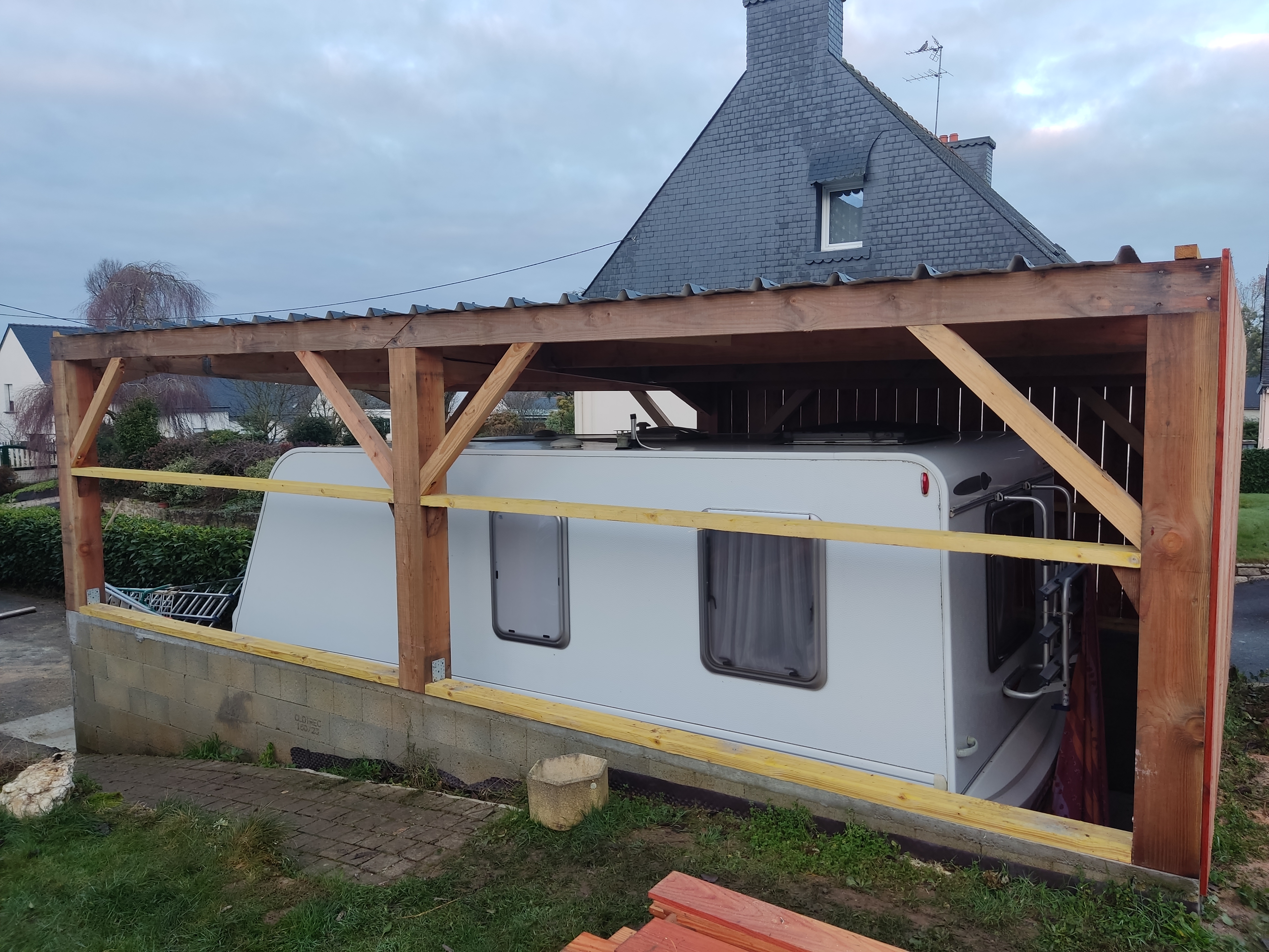 O Bois De Brin Charpentier A Saint Jean Brevelay IMG 20231215 090922